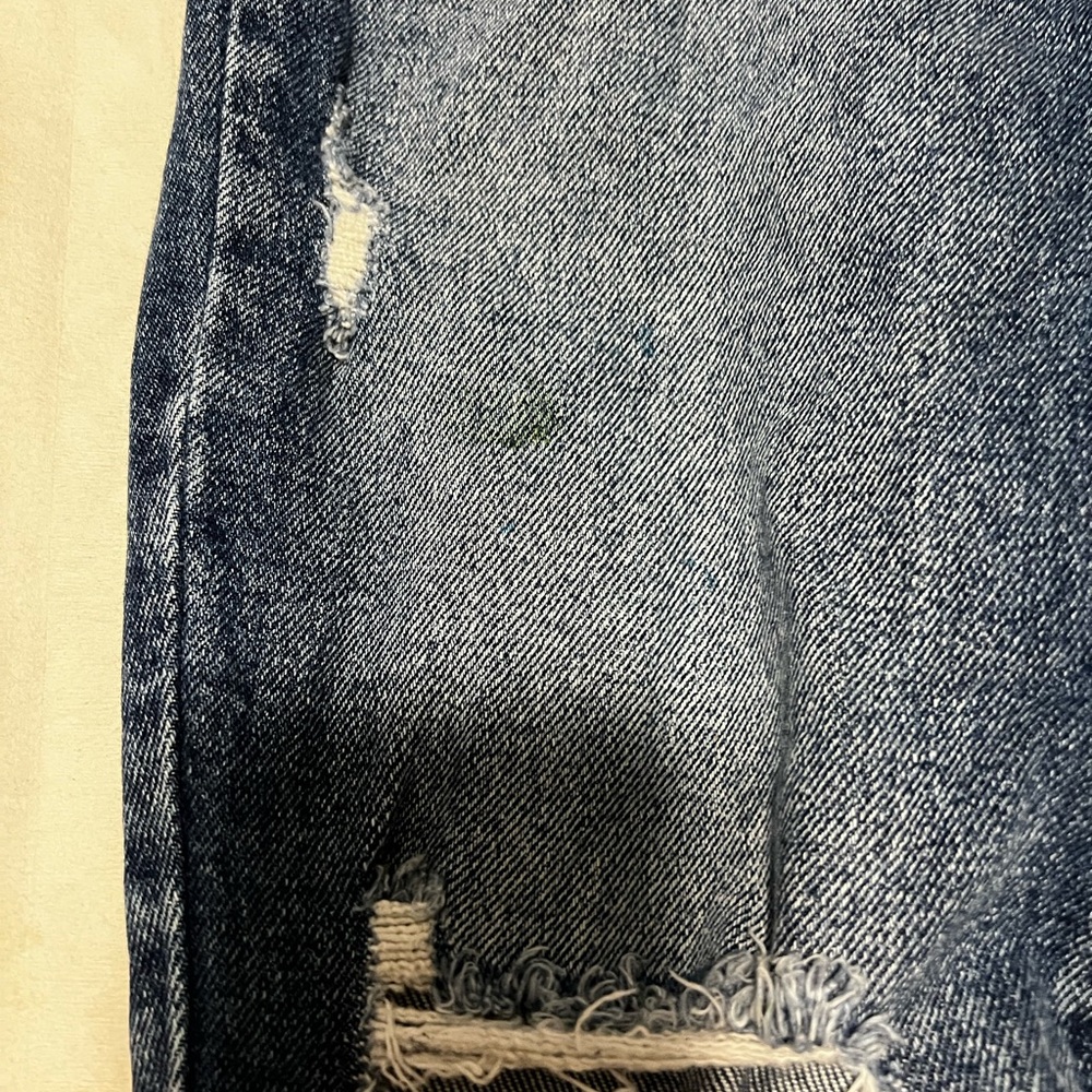 Distressed Jeans - Picture 6 of 7